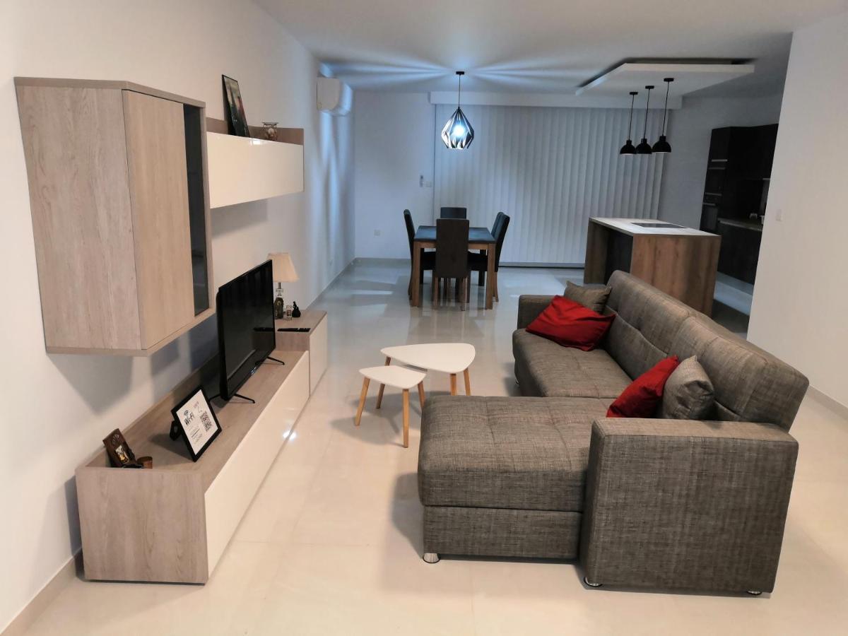 Modern, Spacious, 3 Bedroom Apartment Near Malta International Airport Luqa Zewnętrze zdjęcie