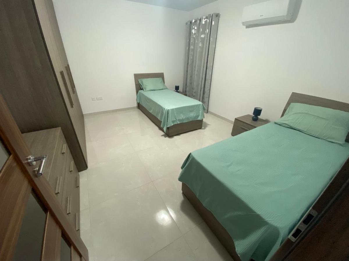 Modern, Spacious, 3 Bedroom Apartment Near Malta International Airport Luqa Zewnętrze zdjęcie